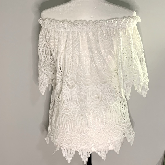 Offshoulder Lace blouse - Picture 2 of 2